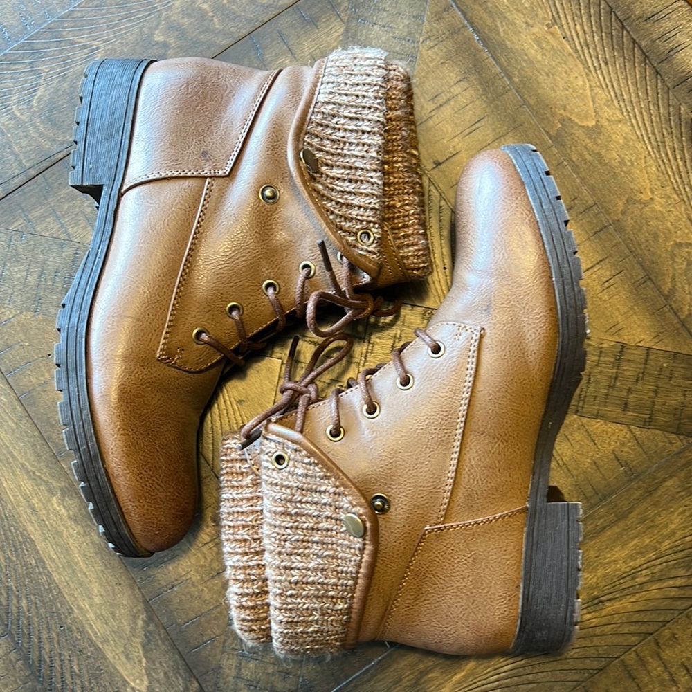 Jessica Cline brown ankle boots with leather laces size 8.5M
